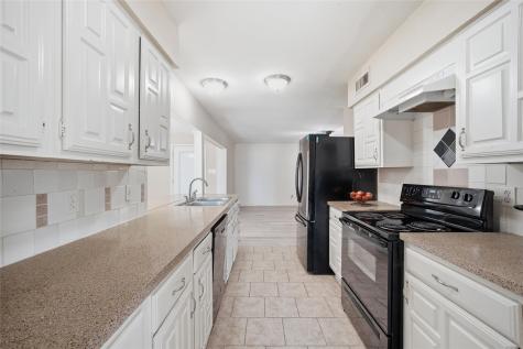 1501 Meandering Way Garland TX 75040