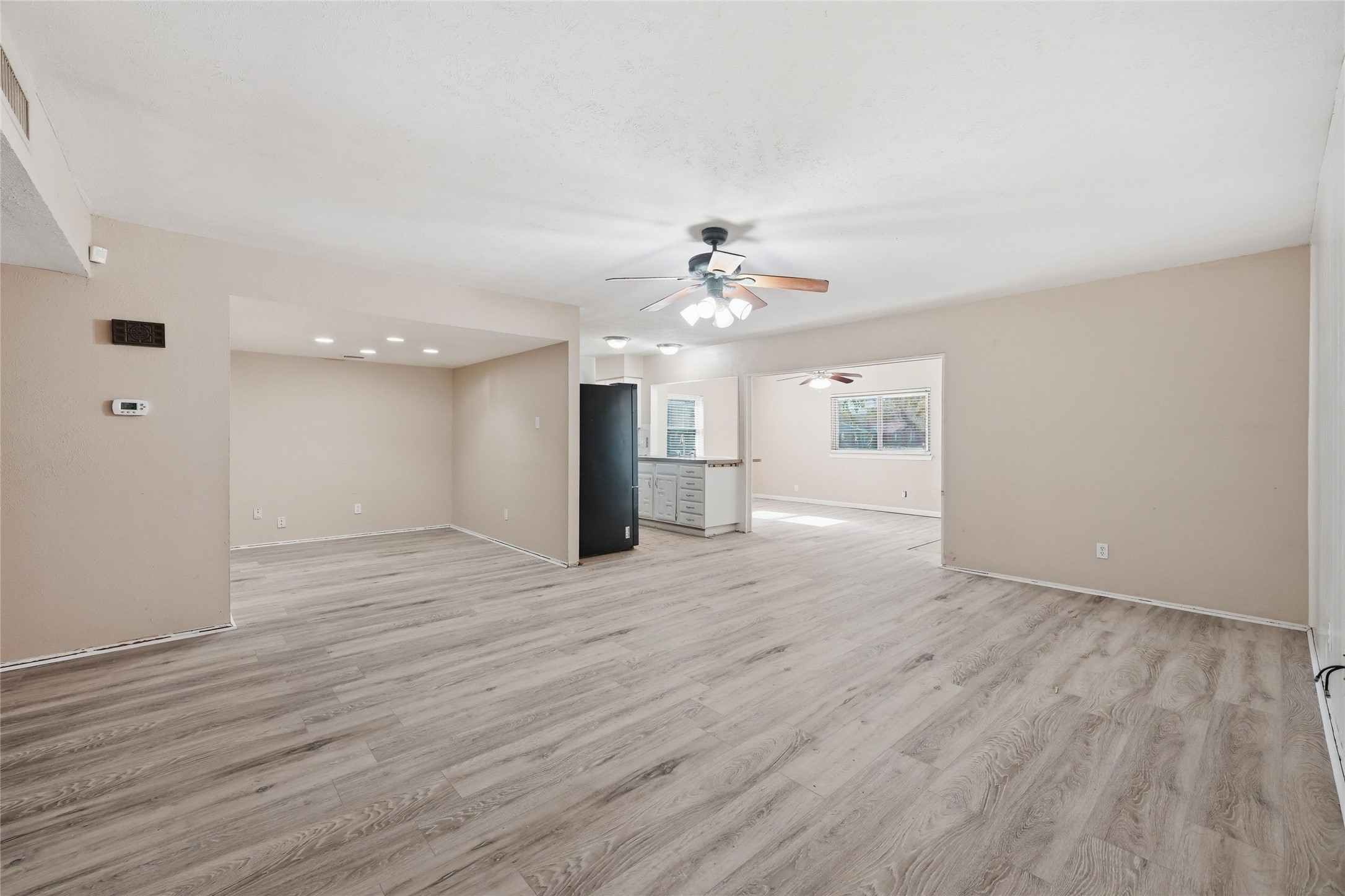 1501 Meandering Way Garland TX 75040