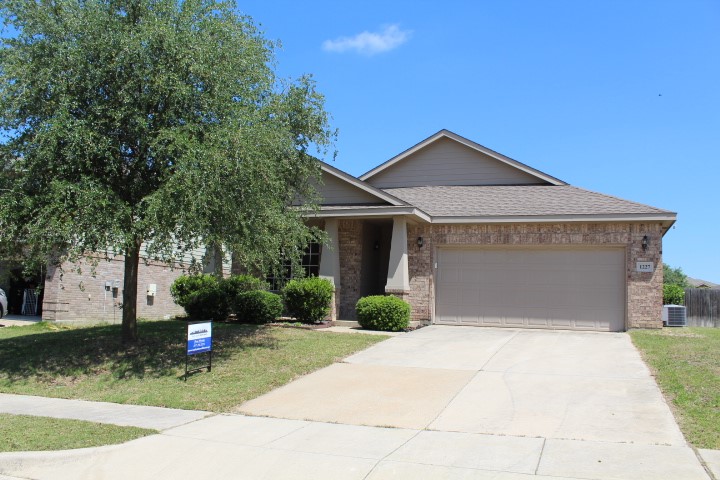 1227 Eagles Nest Trail Krum TX 76249