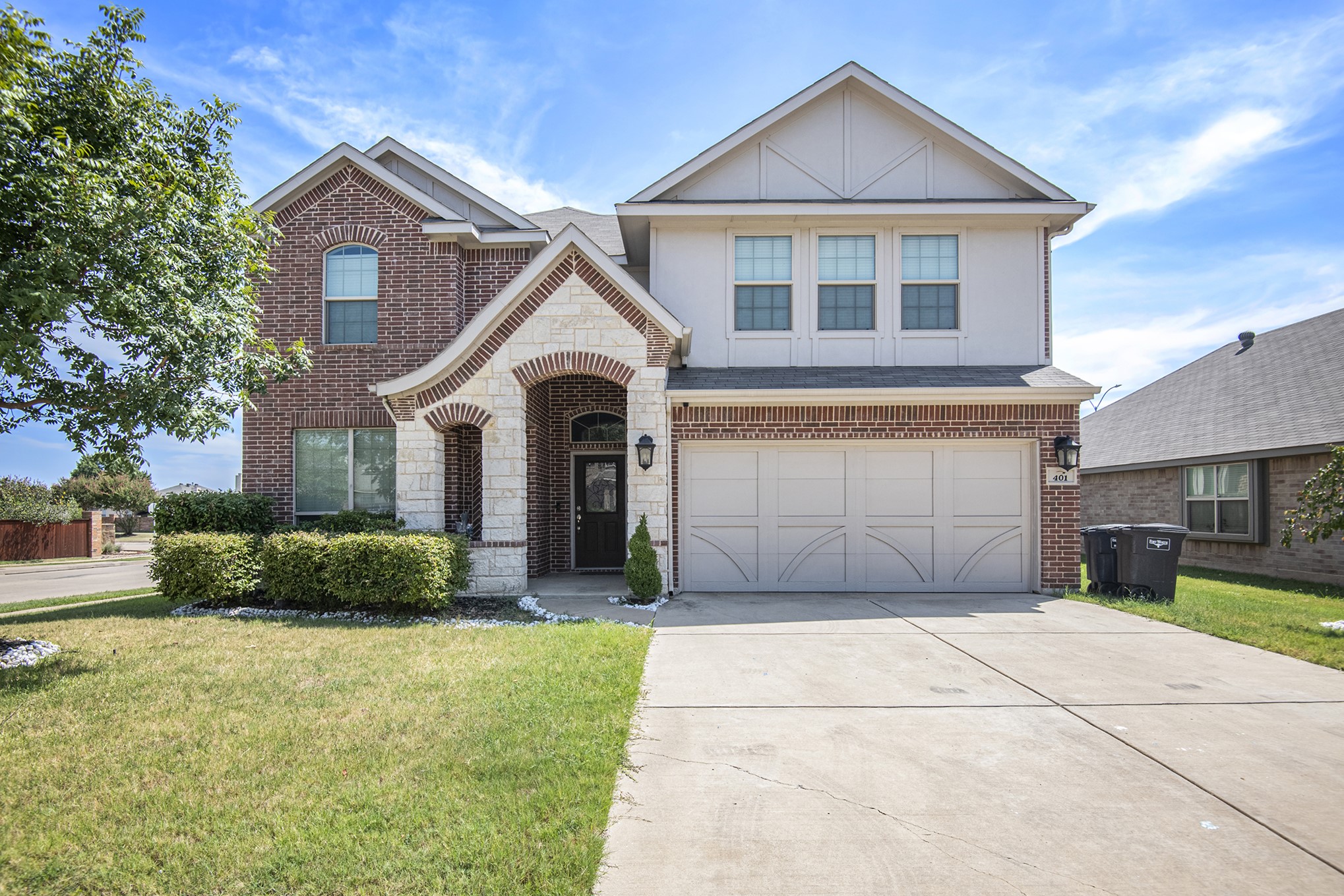 401 Roundrock Lane Fort Worth TX 76140