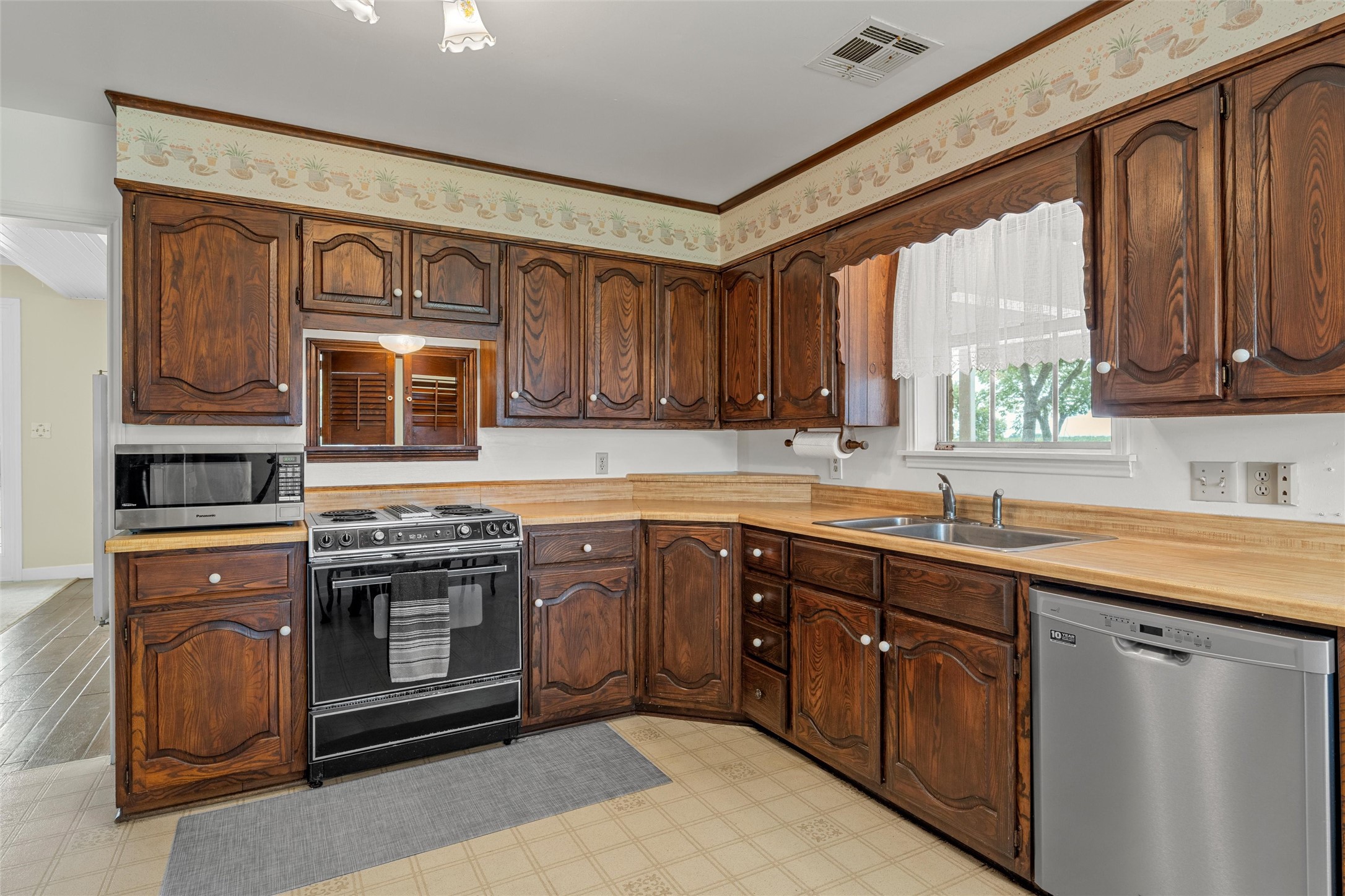 803 S Stallworth Rosebud TX 76570