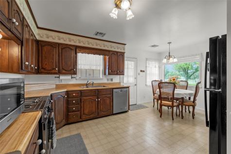 803 S Stallworth Rosebud TX 76570