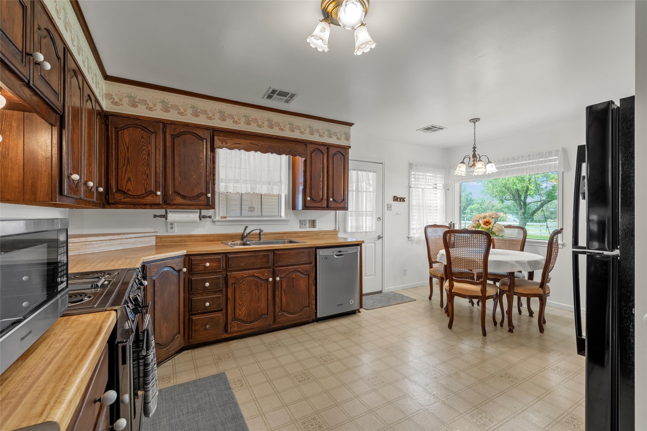 803 S Stallworth Rosebud TX 76570