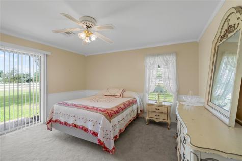 803 S Stallworth Rosebud TX 76570
