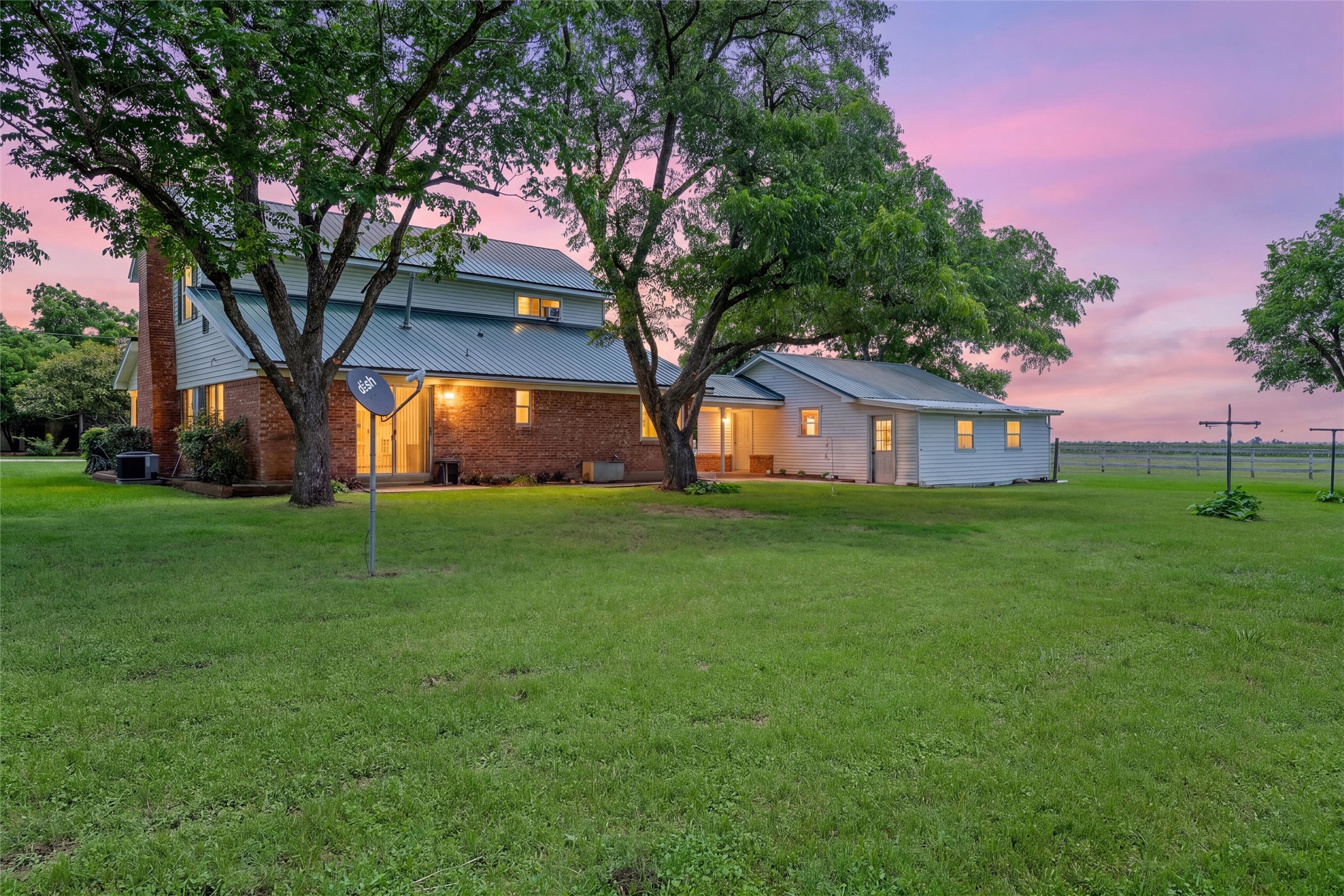 803 S Stallworth Rosebud TX 76570