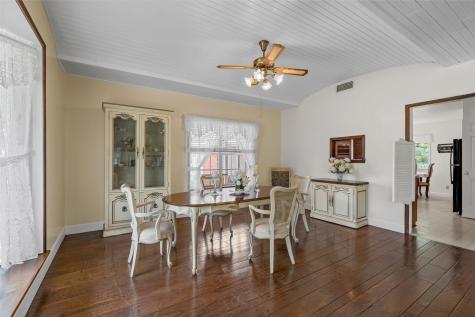 803 S Stallworth Rosebud TX 76570