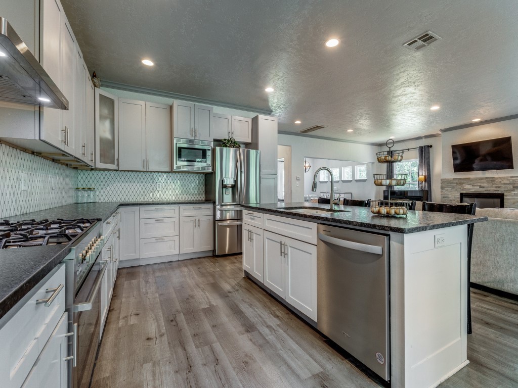 203 Pueblo Drive Lake Kiowa TX 76240