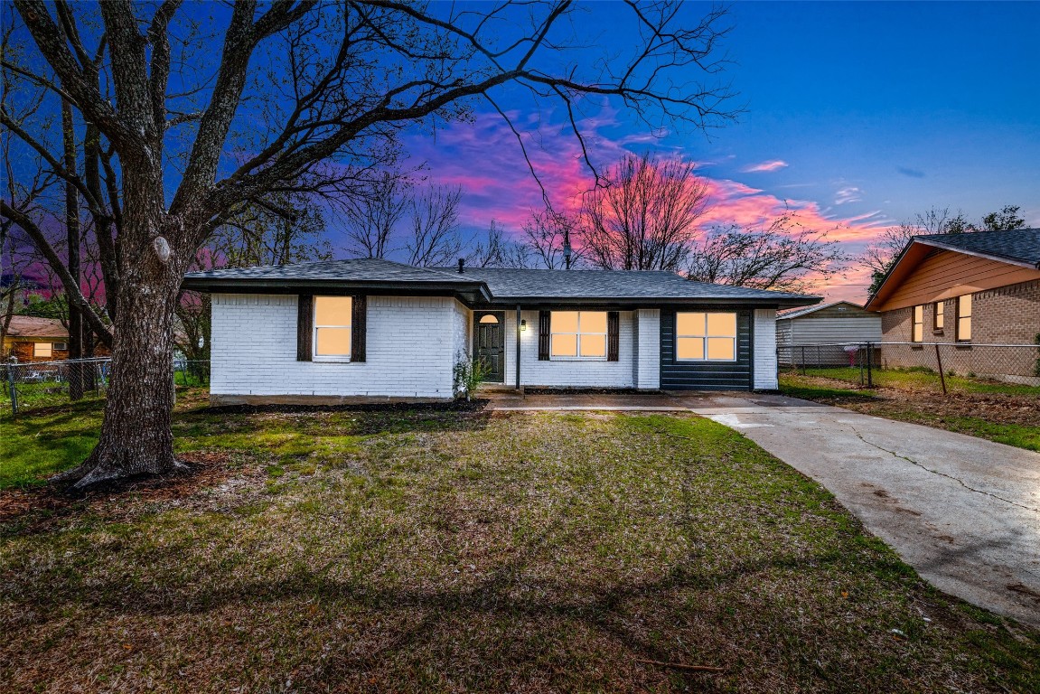 1123 S Carlton Street Ennis TX 75119