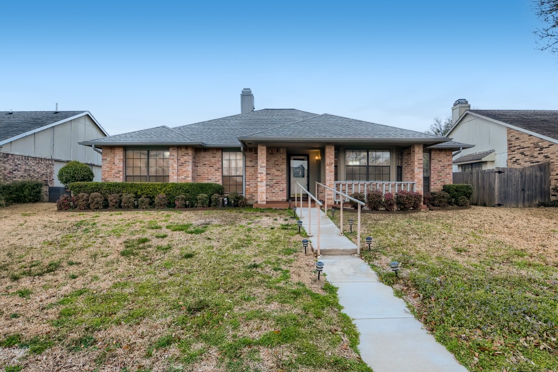 138 Kingsbridge Drive Garland TX 75040