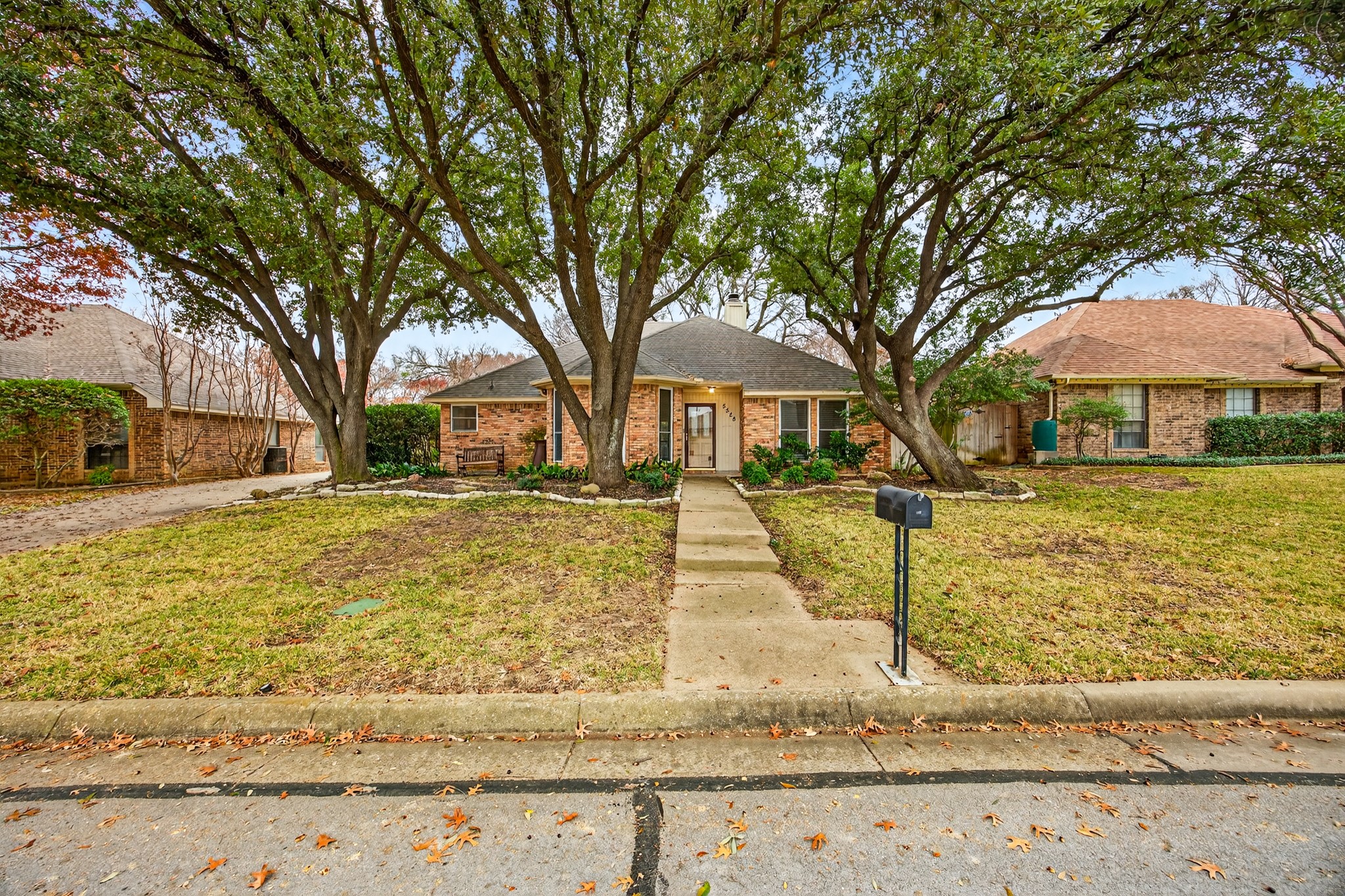 5528 Oak Branch Drive Arlington TX 76016