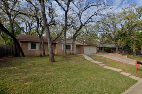 1105 Pine Ridge Drive Azle TX 76020