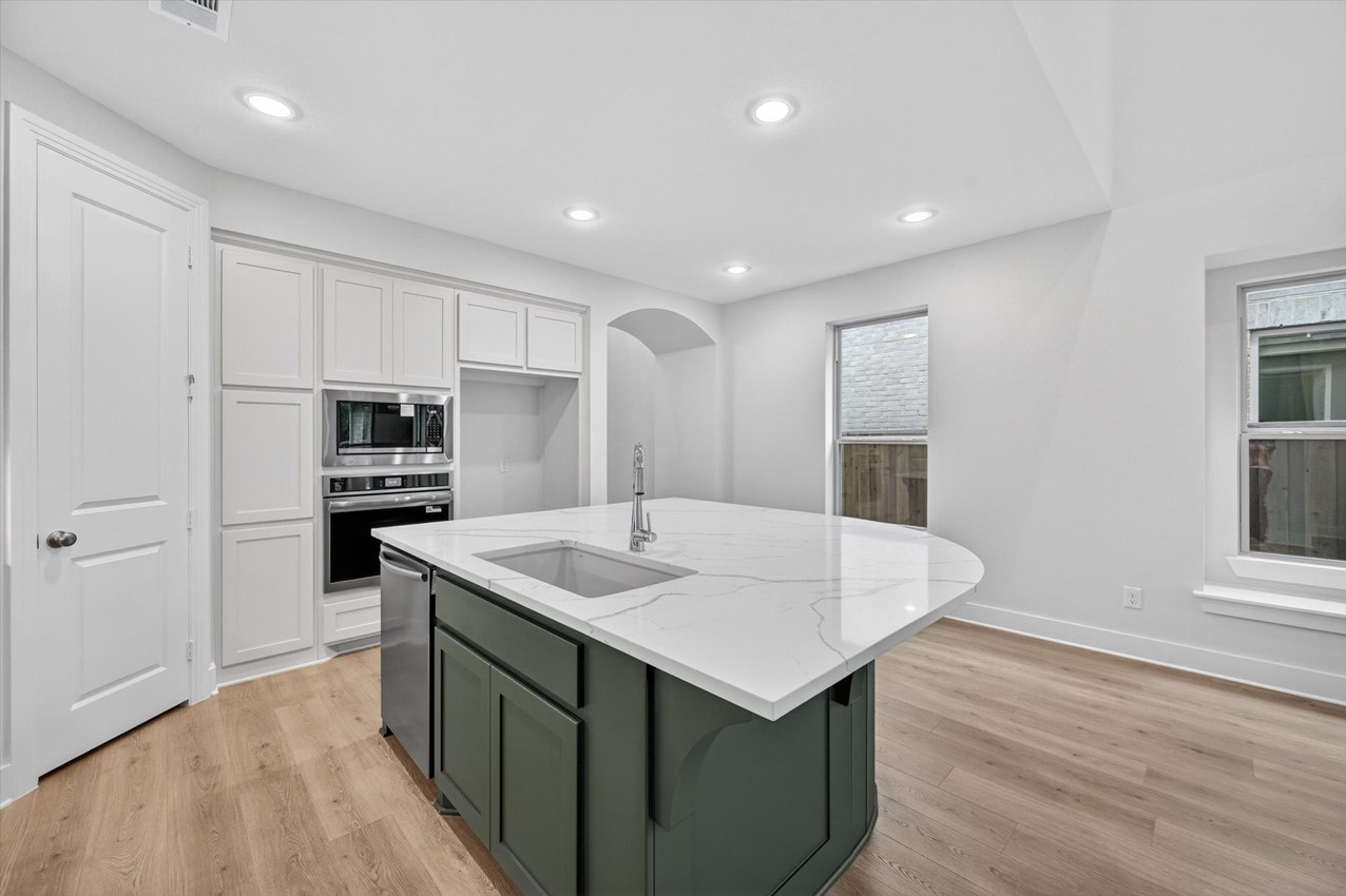 1648 Cornwall Avenue Fort Worth TX 76052