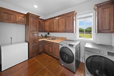 808 N Jarvis Street Troup TX 75789
