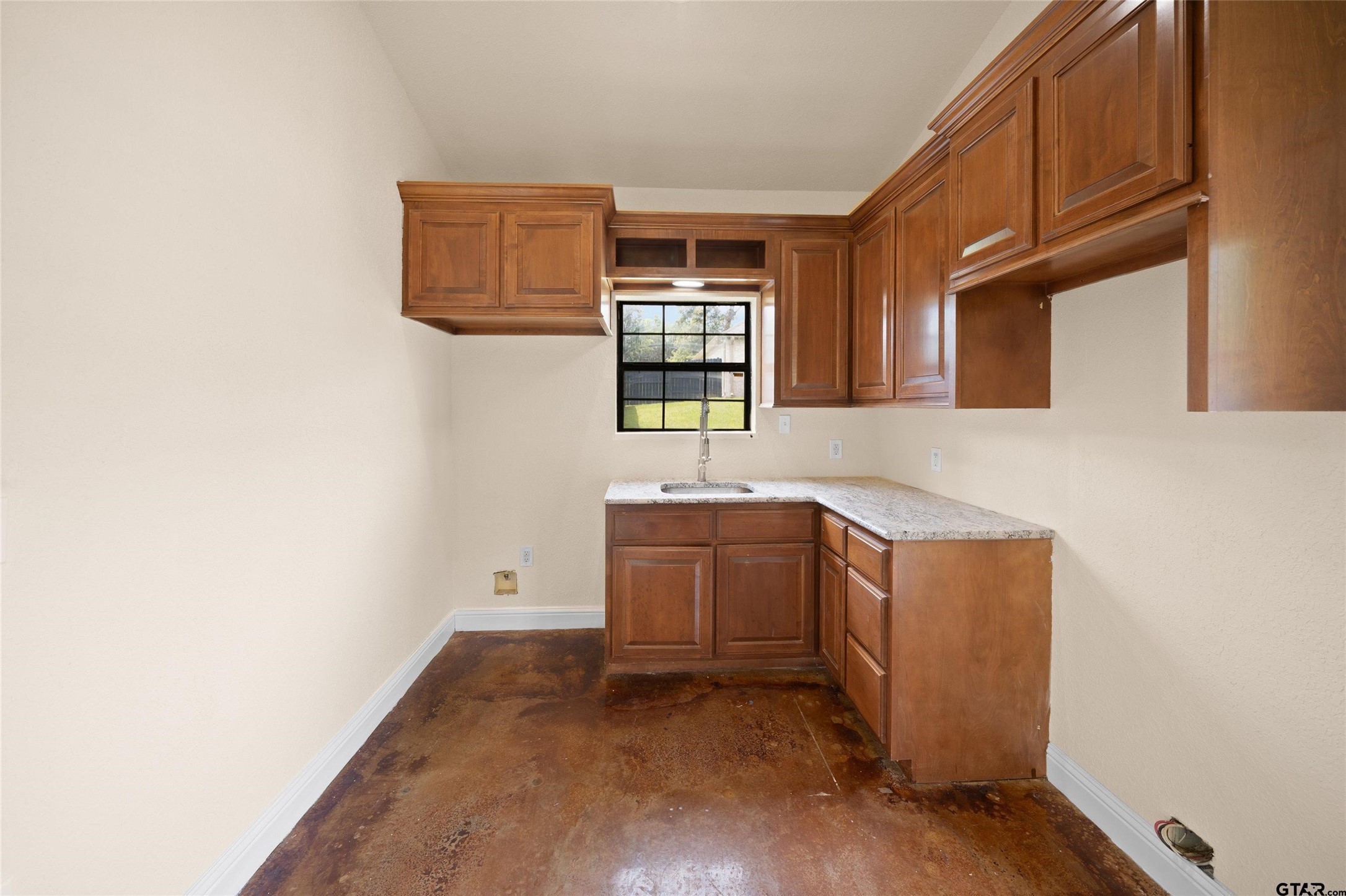 808 N Jarvis Street Troup TX 75789