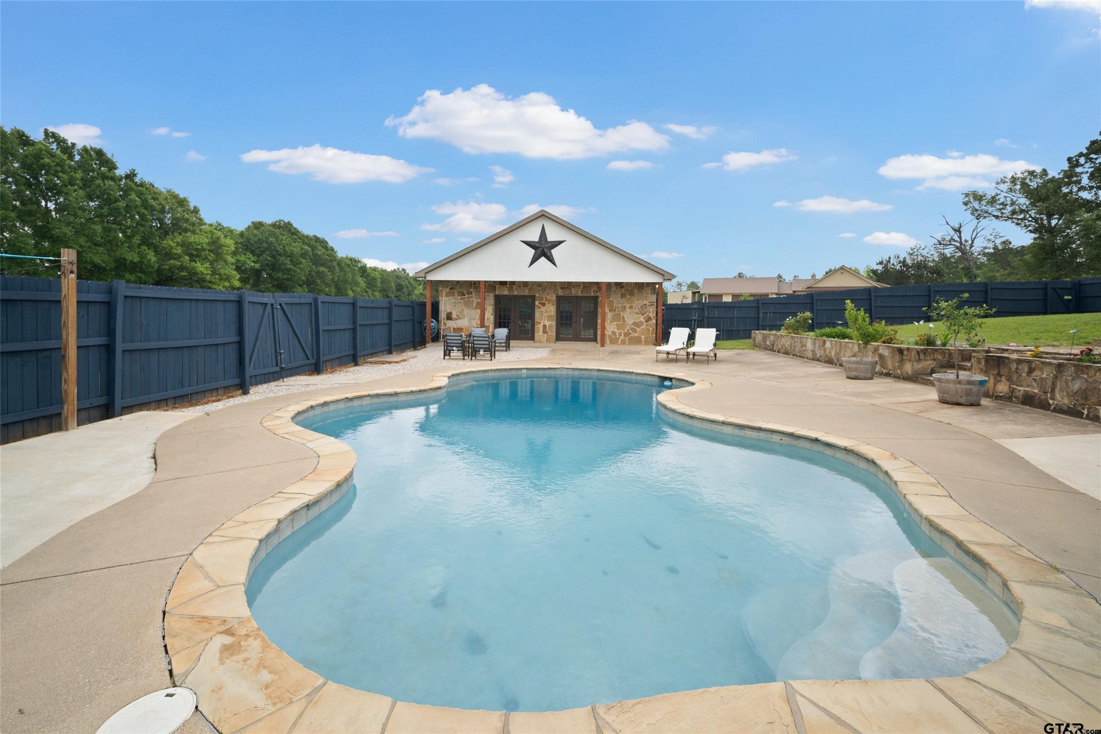 808 N Jarvis Street Troup TX 75789
