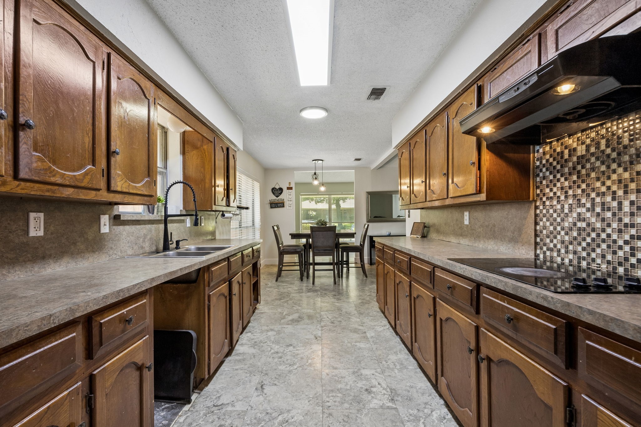 1047 Westlake Drive Desoto TX 75115