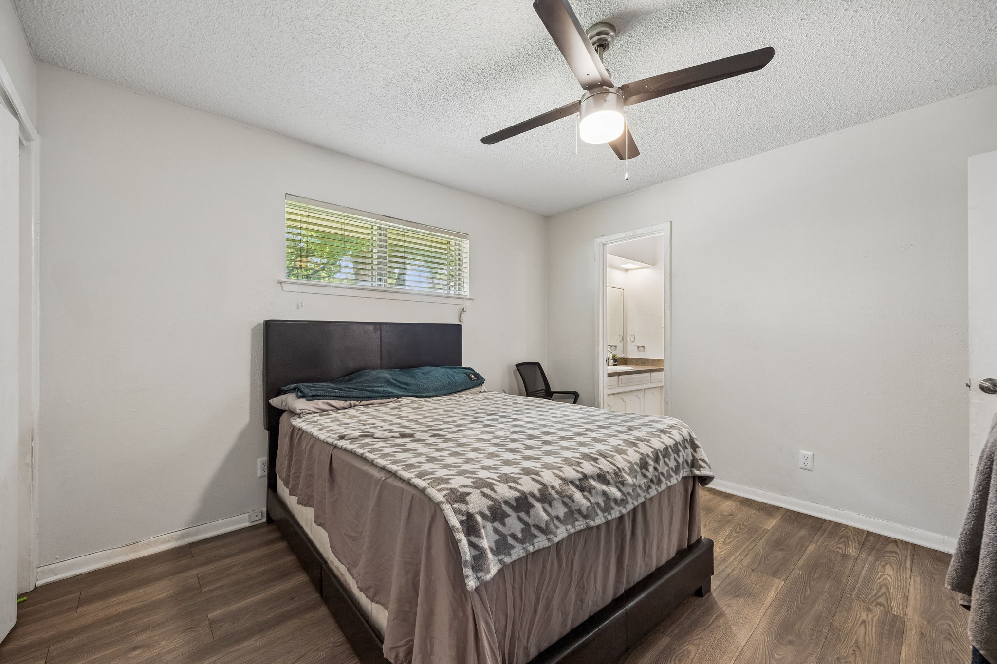 1047 Westlake Drive Desoto TX 75115
