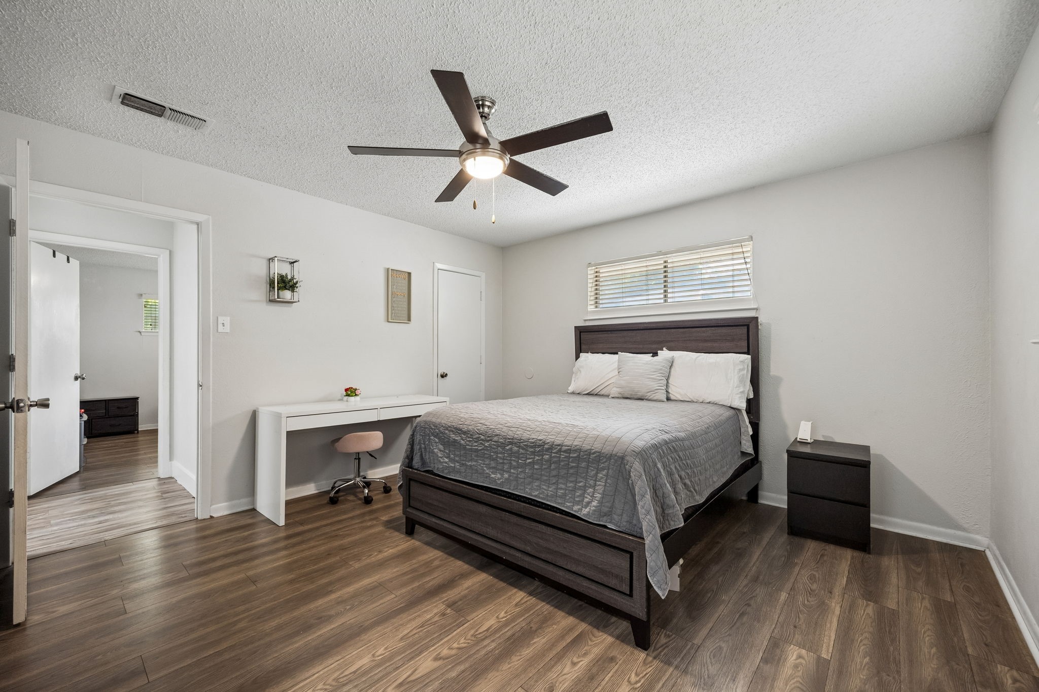 1047 Westlake Drive Desoto TX 75115