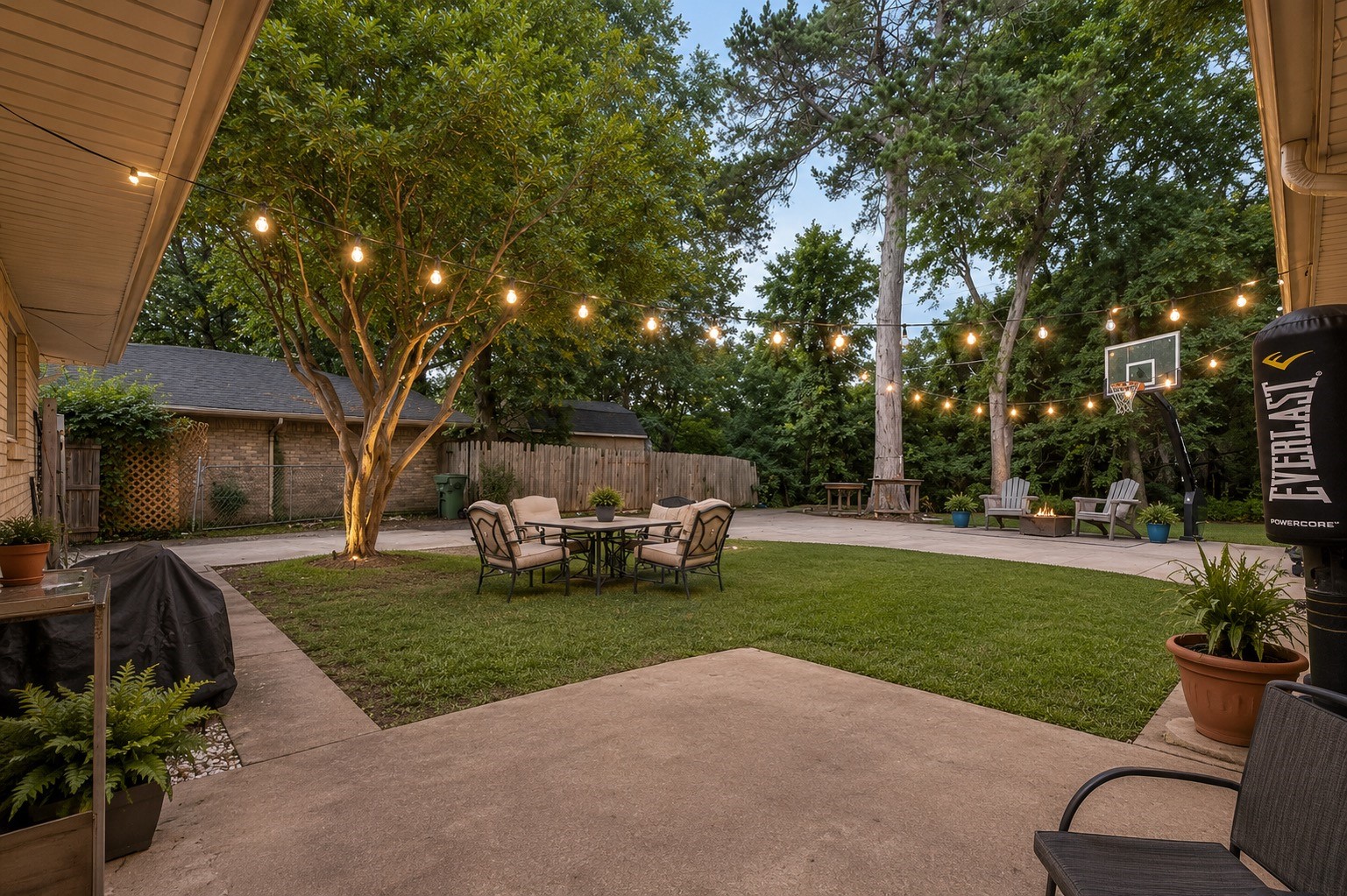 1047 Westlake Drive Desoto TX 75115