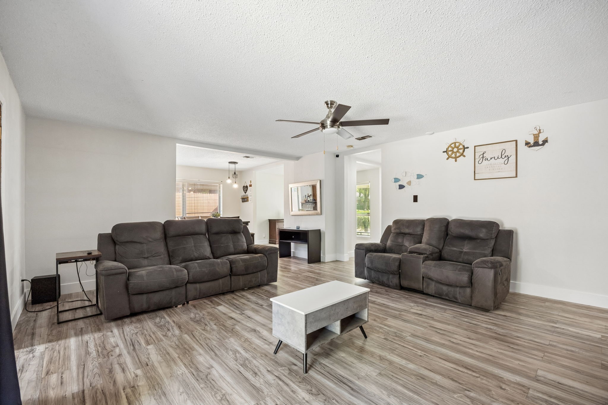 1047 Westlake Drive Desoto TX 75115
