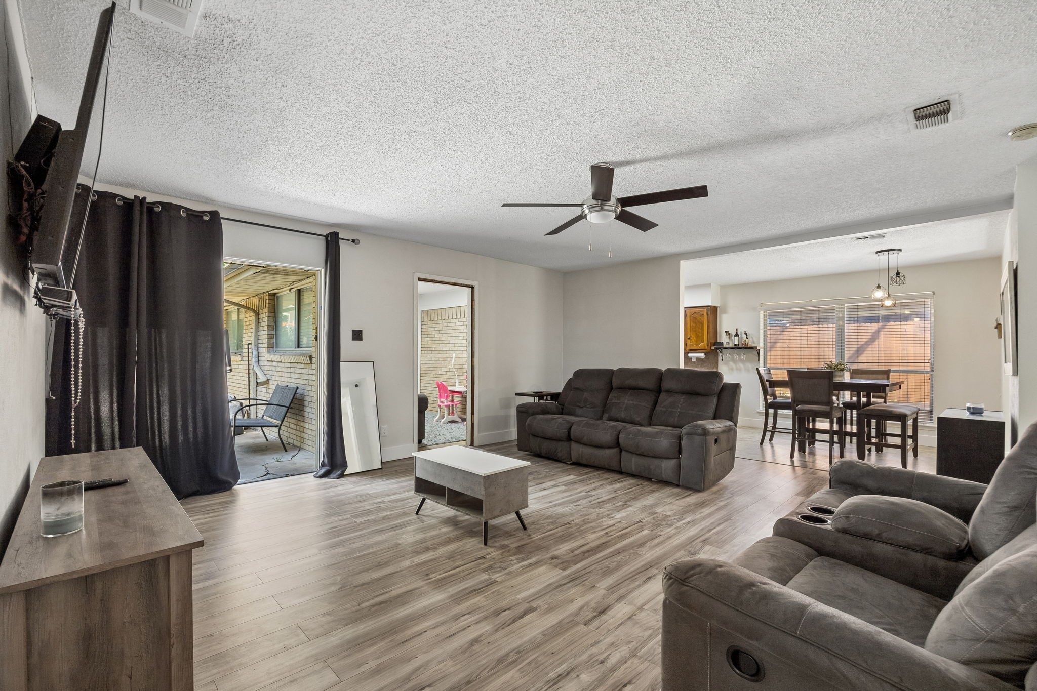 1047 Westlake Drive Desoto TX 75115