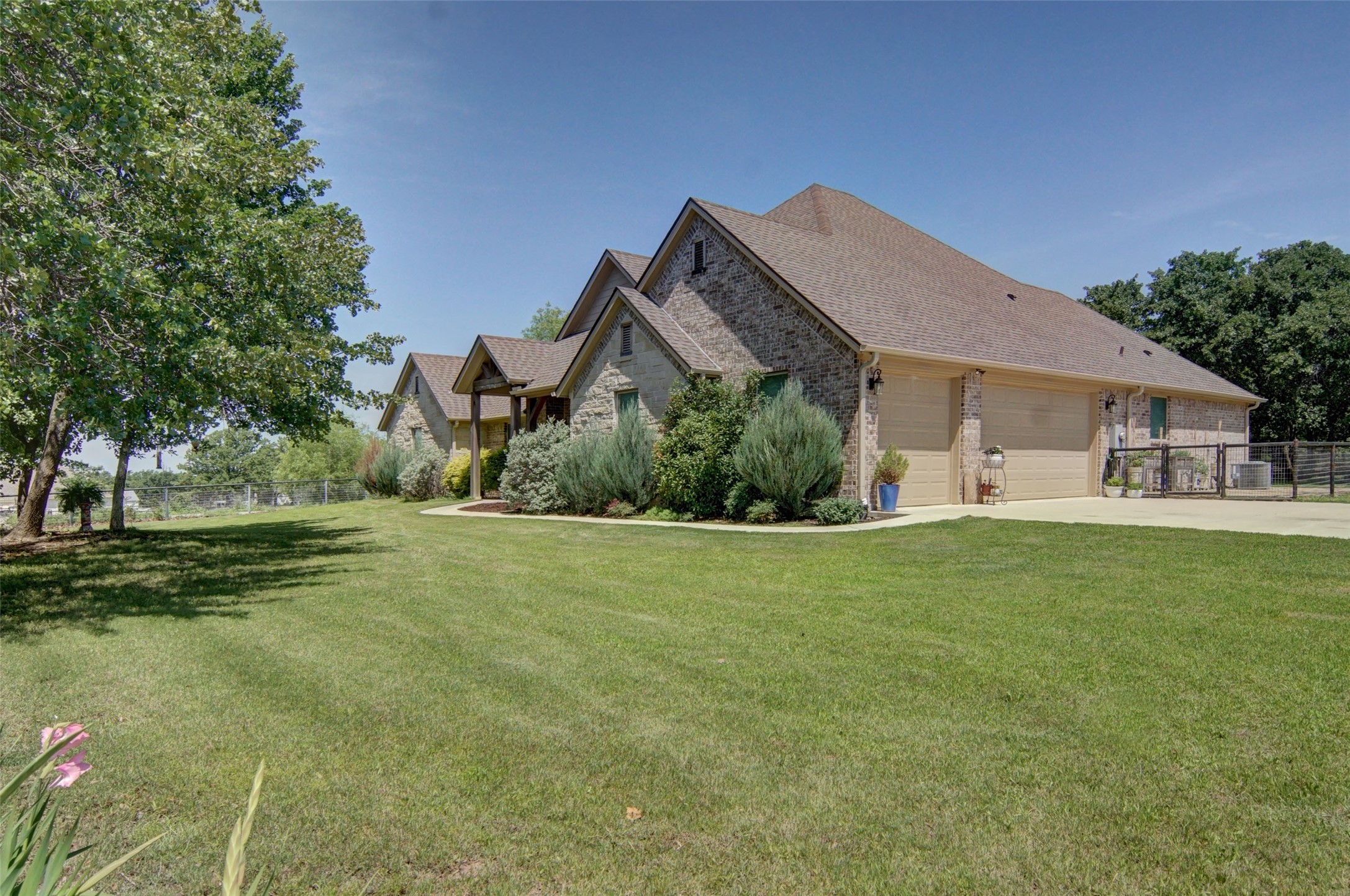 206 Oak Tree Court Poolville TX 76487