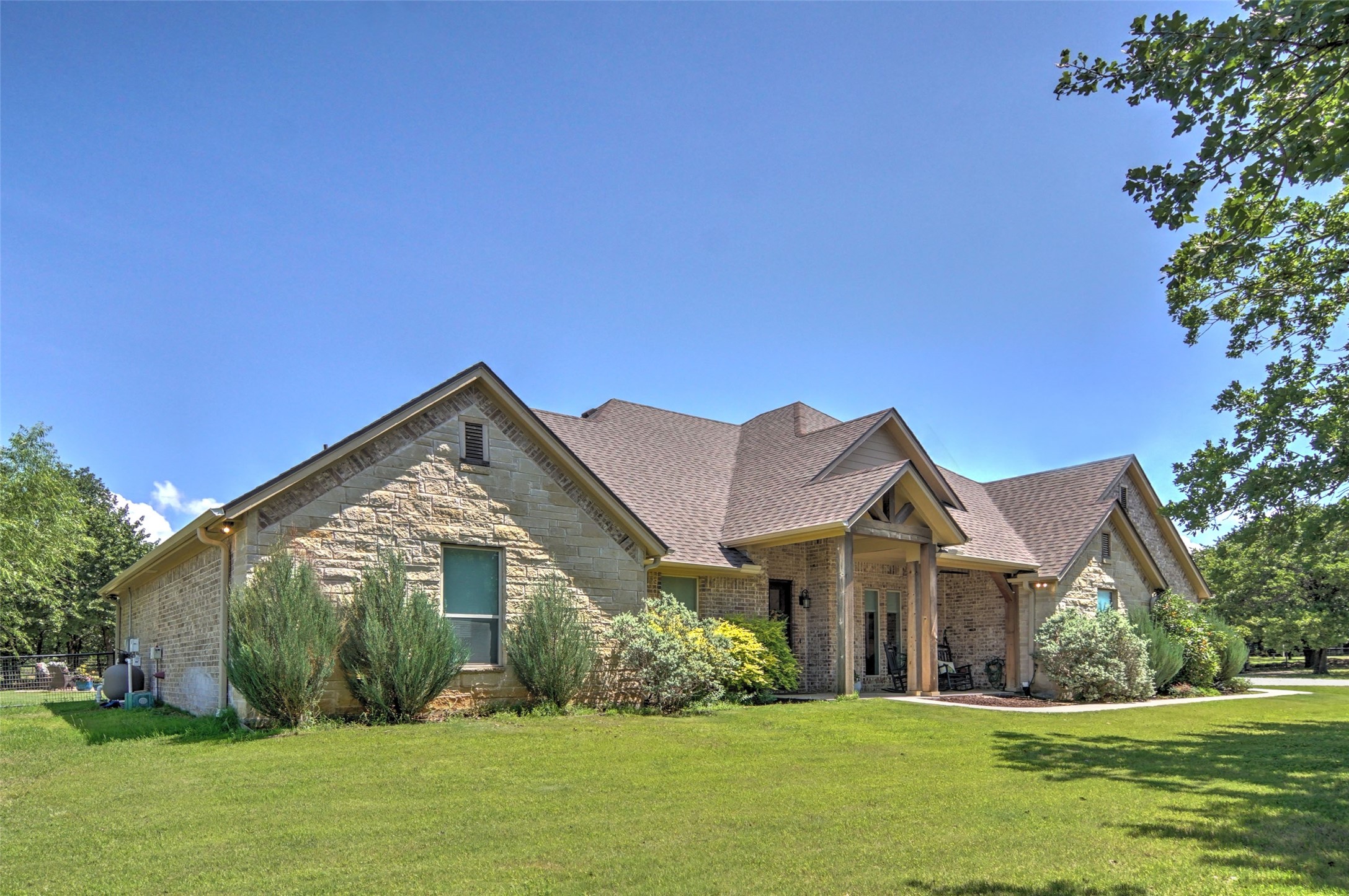 206 Oak Tree Court Poolville TX 76487