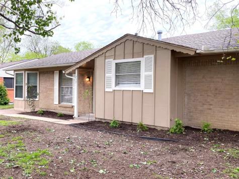 717 SW Sunnybrook Drive Burleson TX 76028