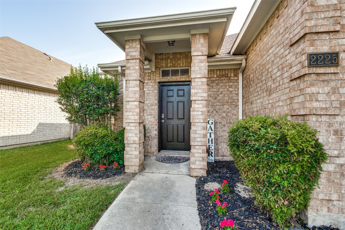 2225 Bresee Drive Carrollton TX 75010