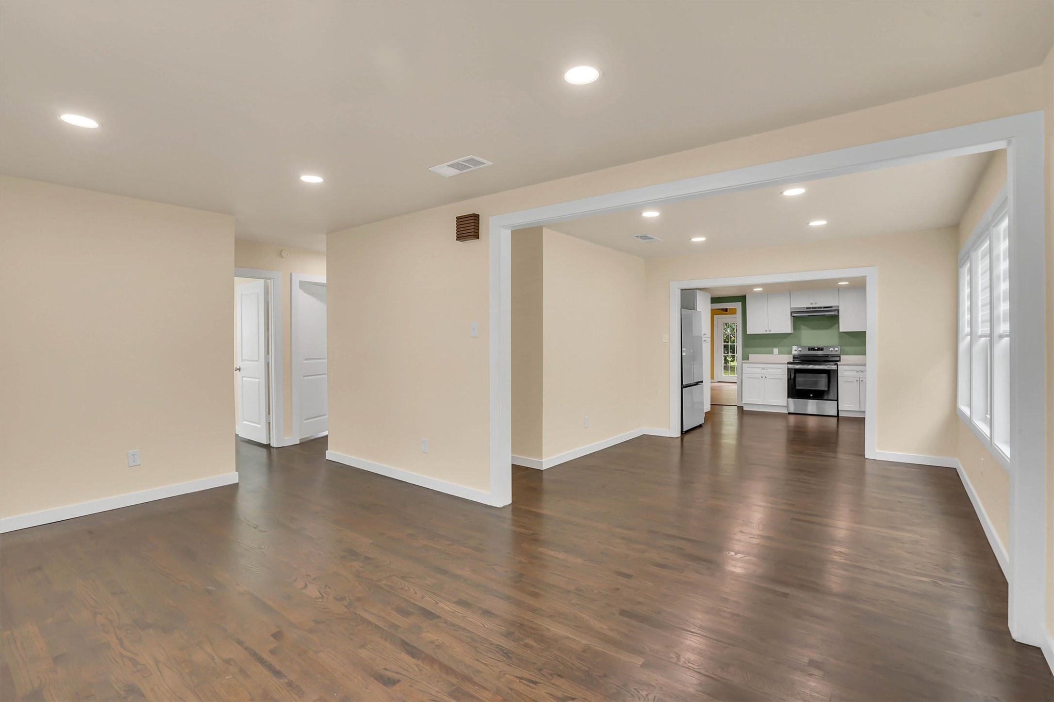 1605 Pine Street Grand Prairie TX 75050