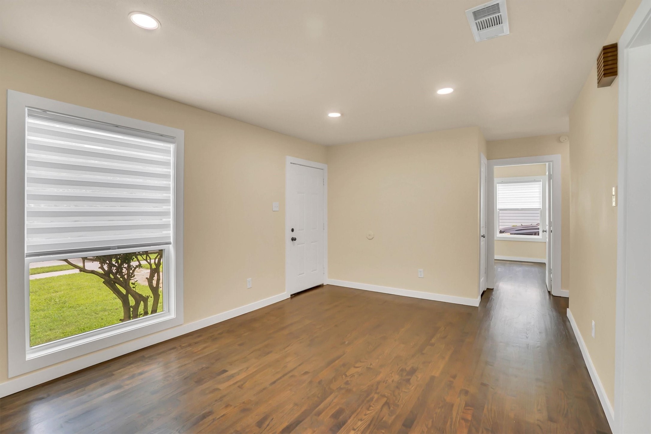 1605 Pine Street Grand Prairie TX 75050