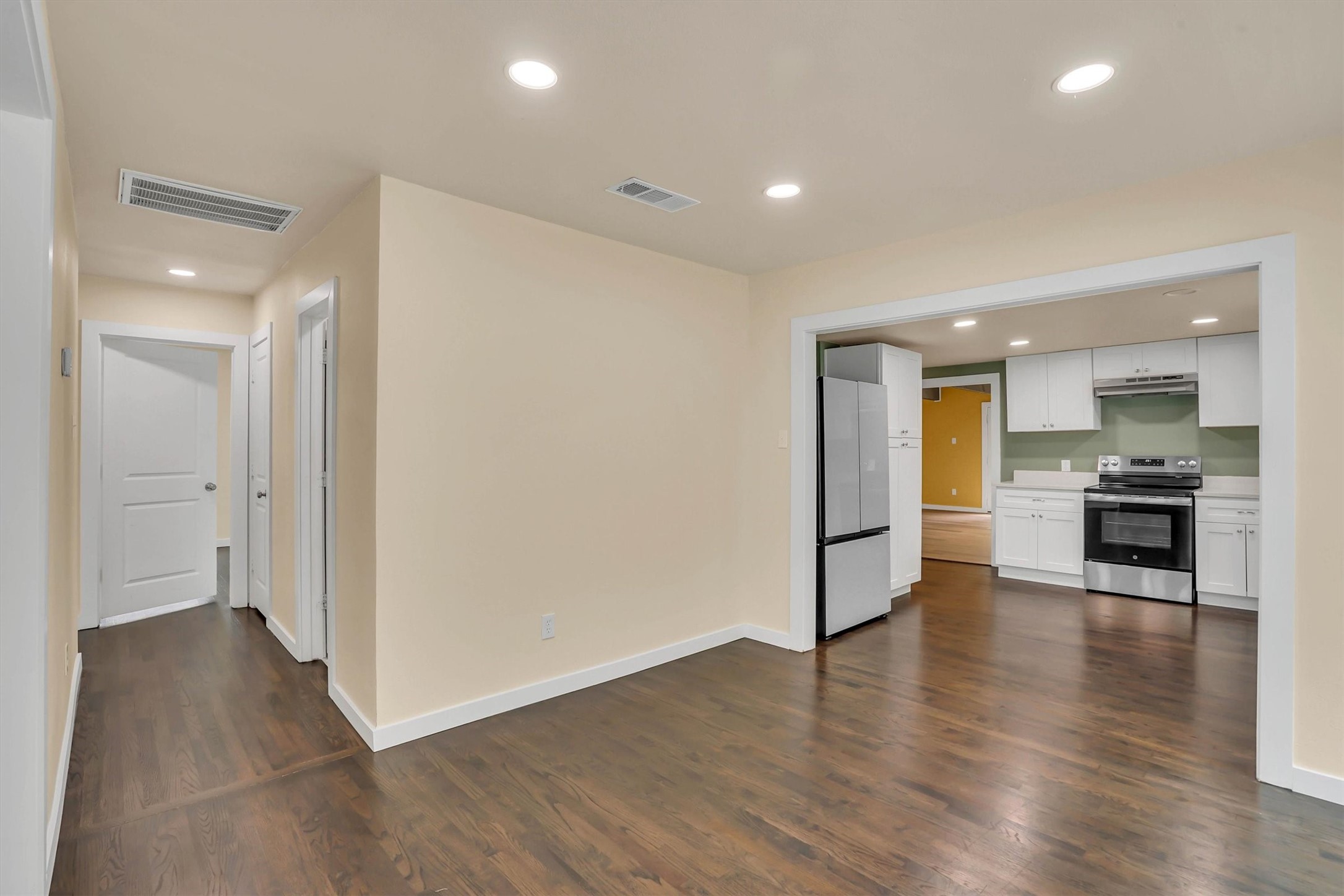 1605 Pine Street Grand Prairie TX 75050
