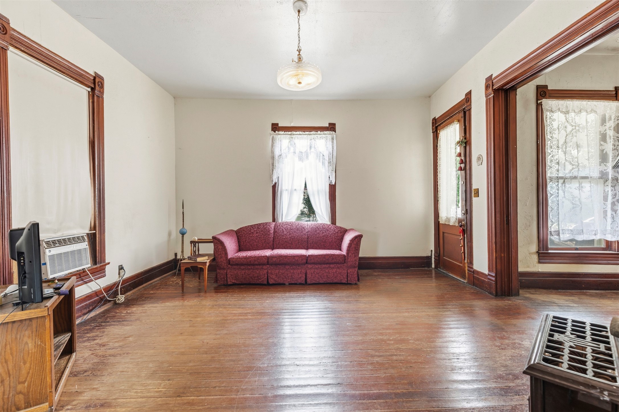 618 W Chestnut Street Denison TX 75020