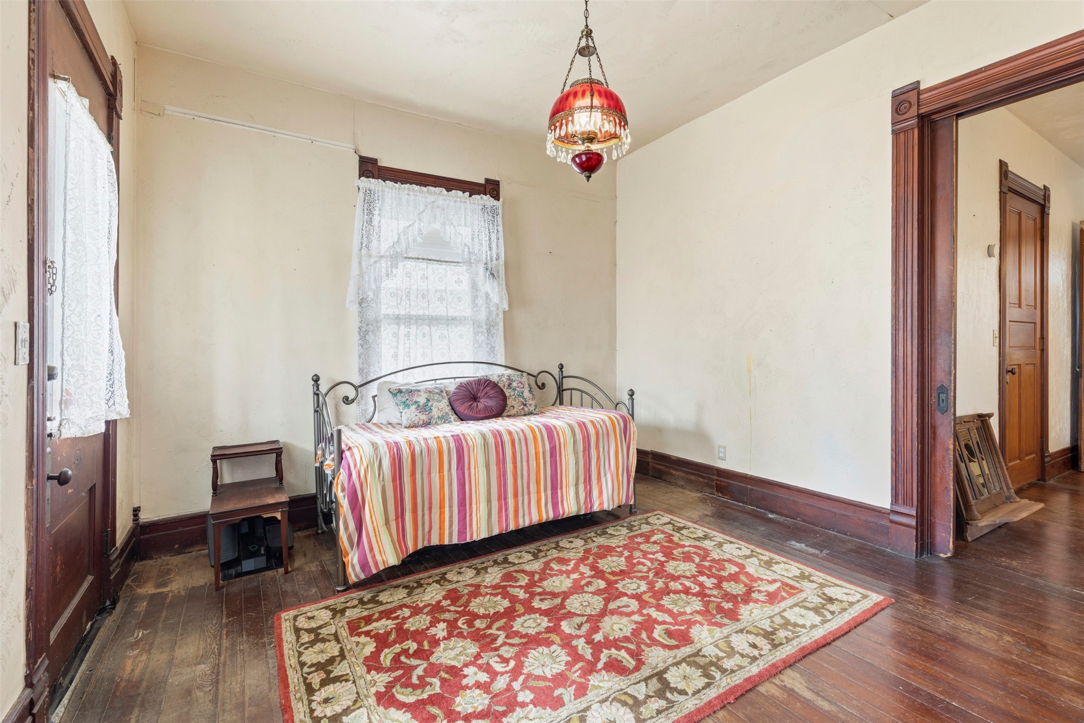 618 W Chestnut Street Denison TX 75020