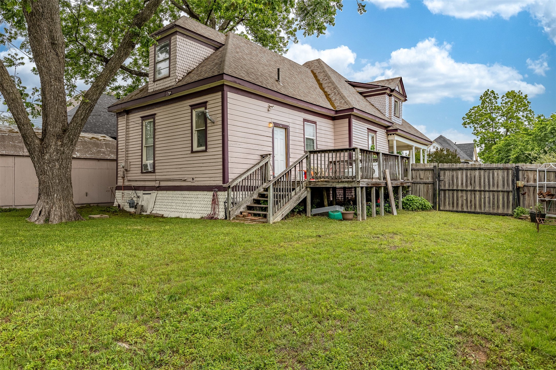 618 W Chestnut Street Denison TX 75020