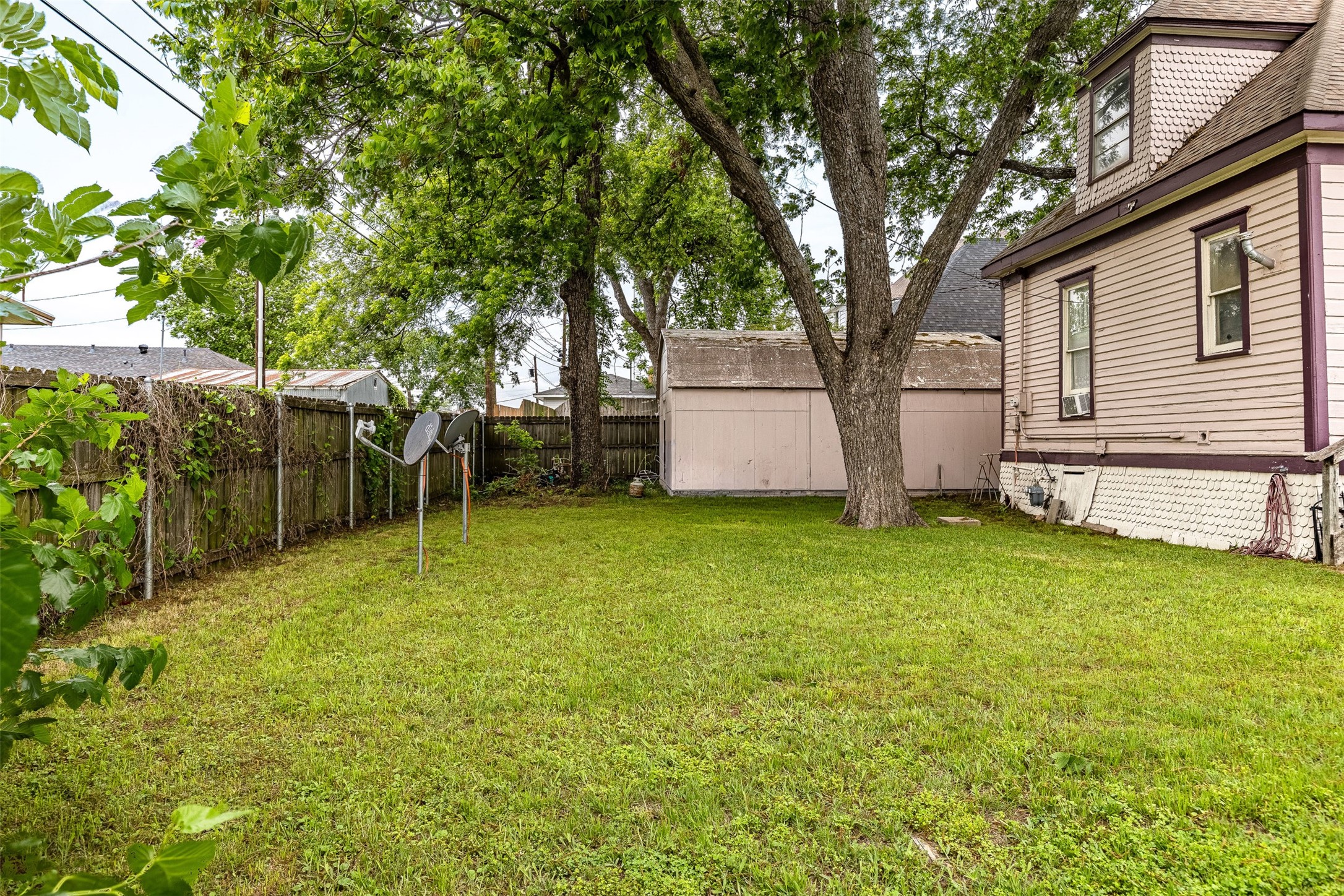 618 W Chestnut Street Denison TX 75020