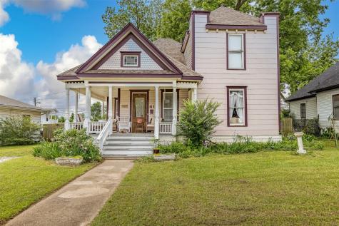 618 W Chestnut Street Denison TX 75020