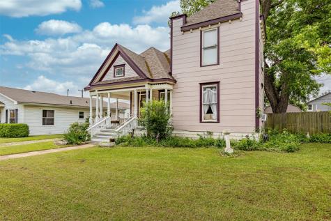 618 W Chestnut Street Denison TX 75020