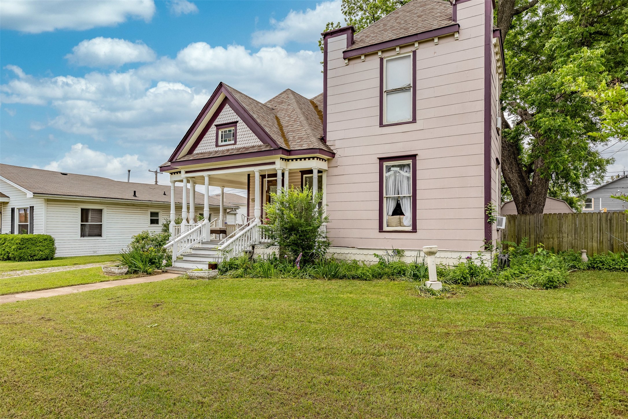 618 W Chestnut Street Denison TX 75020