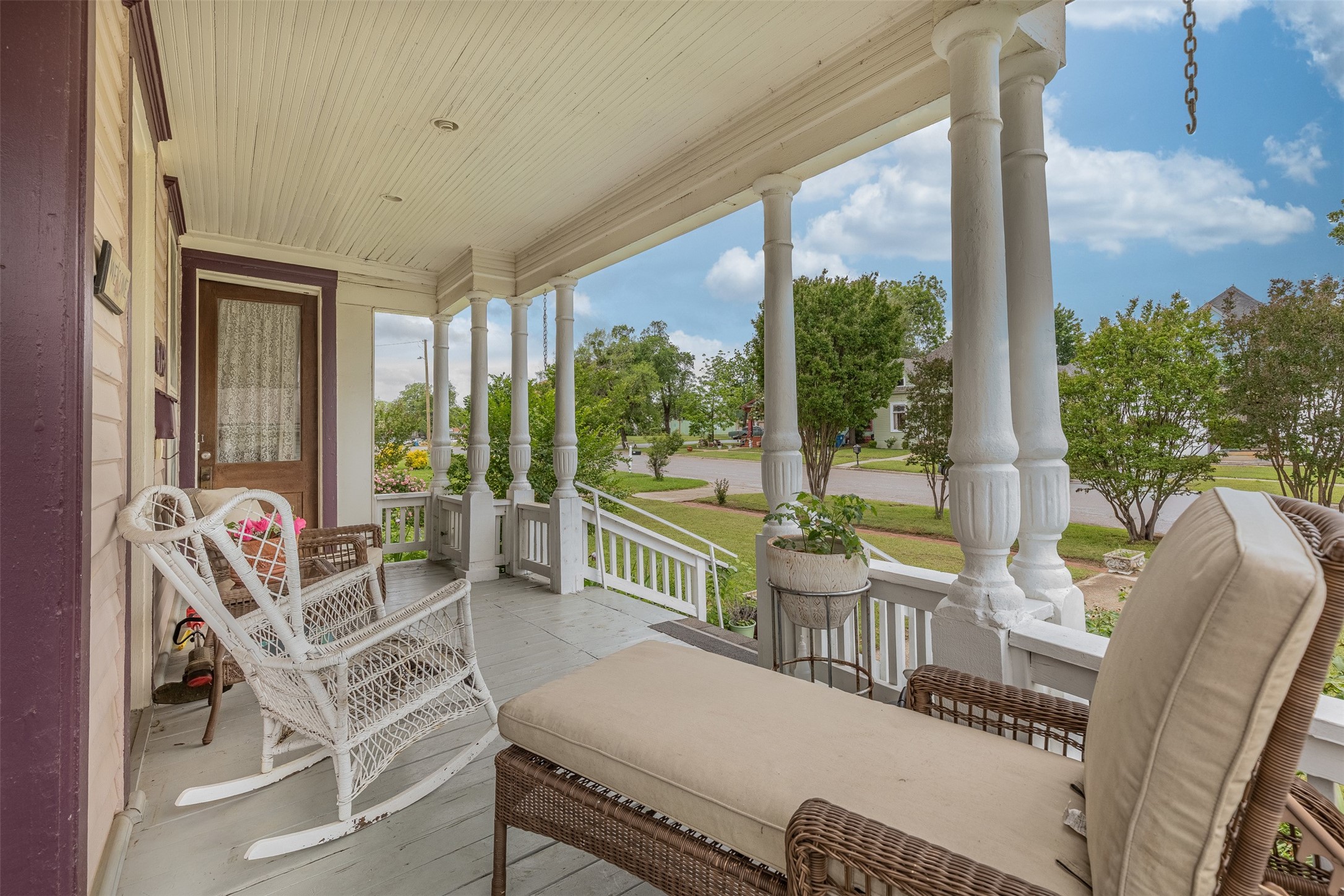618 W Chestnut Street Denison TX 75020