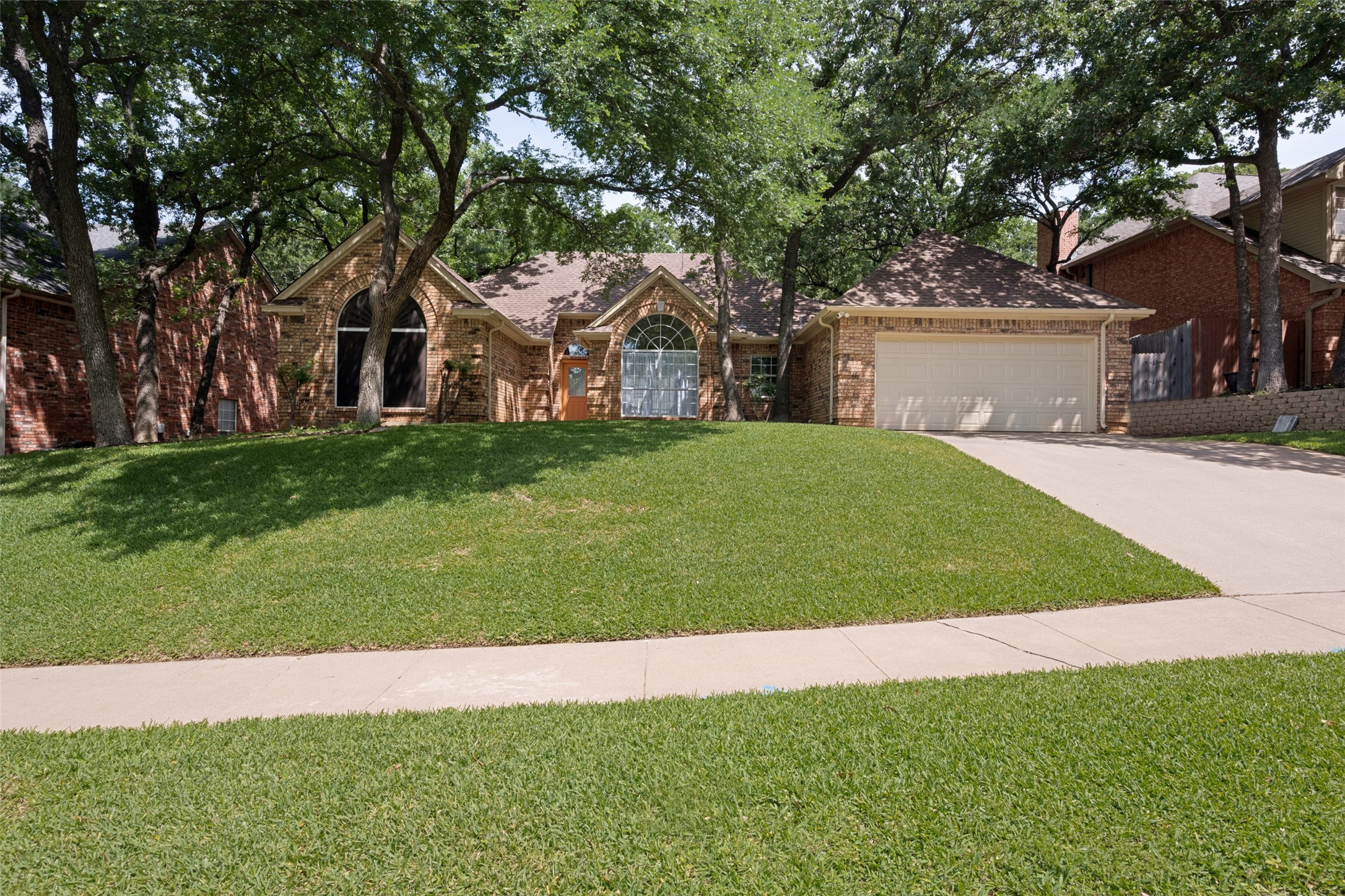 1818 Haydenbend Circle Grapevine TX 76051