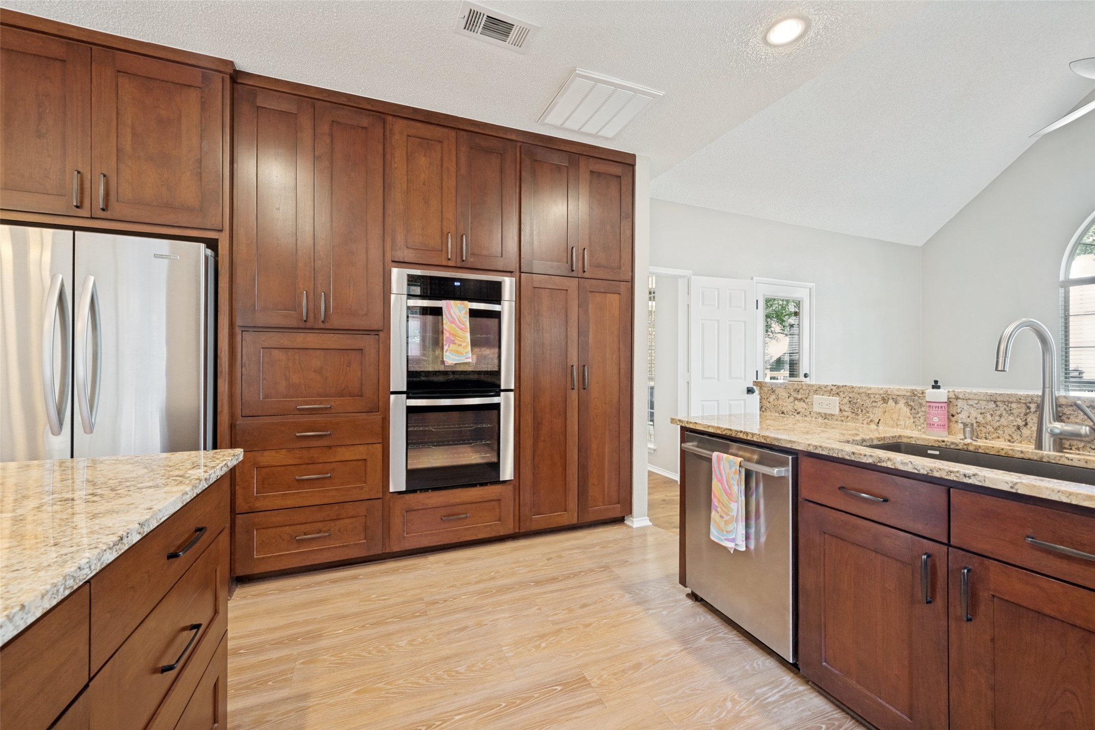 1818 Haydenbend Circle Grapevine TX 76051