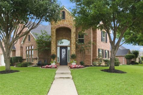 696 Bear Creek Drive Hurst TX 76054