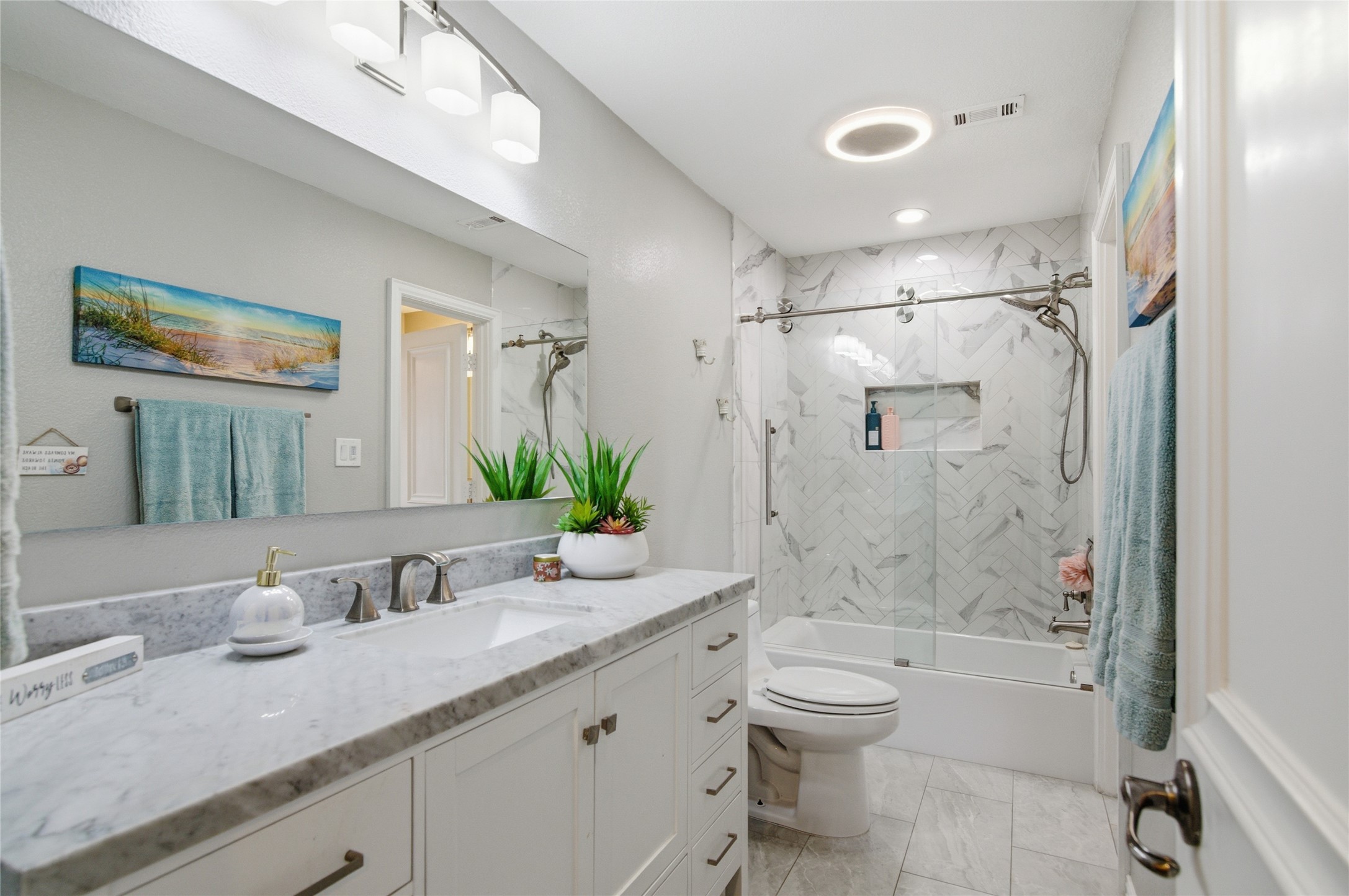 696 Bear Creek Drive Hurst TX 76054