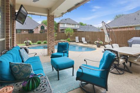 696 Bear Creek Drive Hurst TX 76054