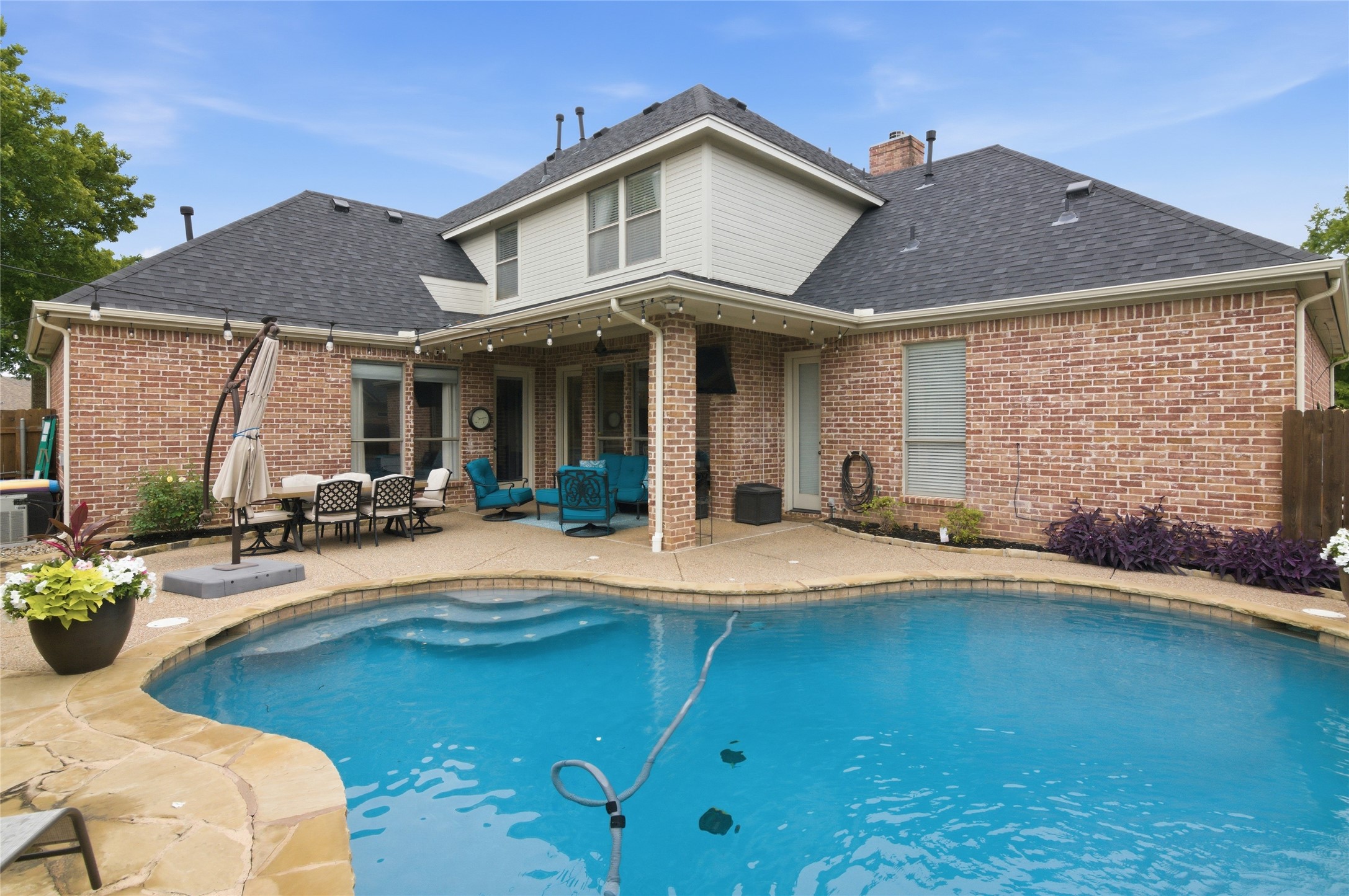 696 Bear Creek Drive Hurst TX 76054
