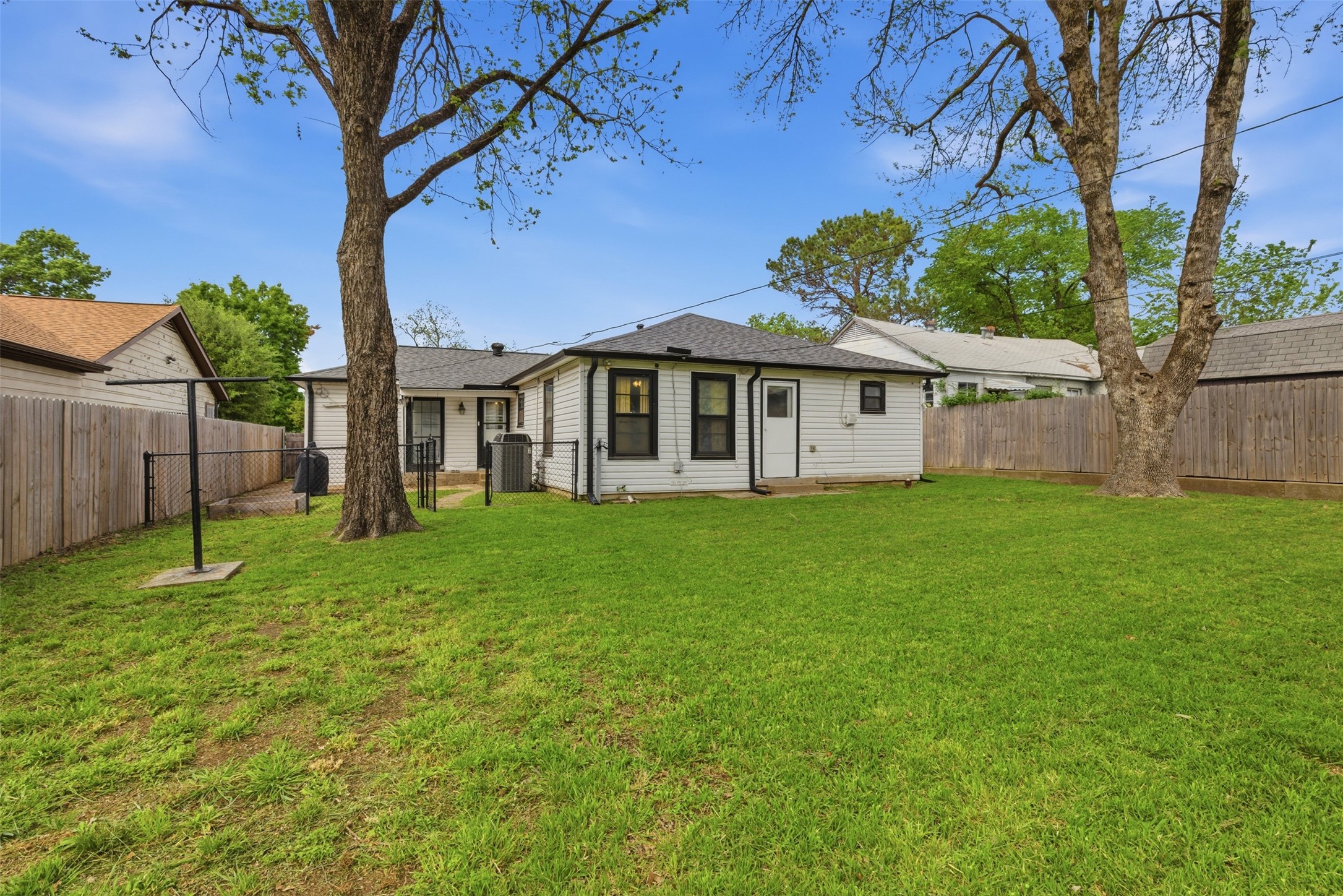 4324 Lambeth Lane Fort Worth TX 76103