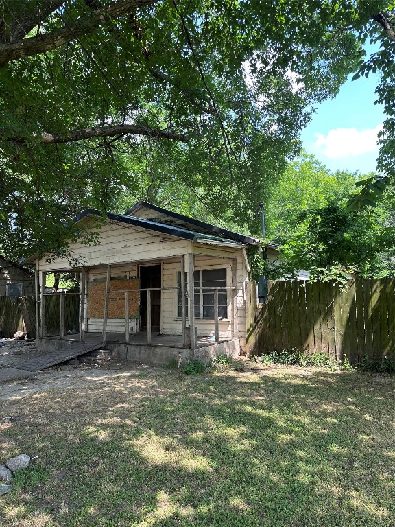 917 E Collin Street Corsicana TX 75110