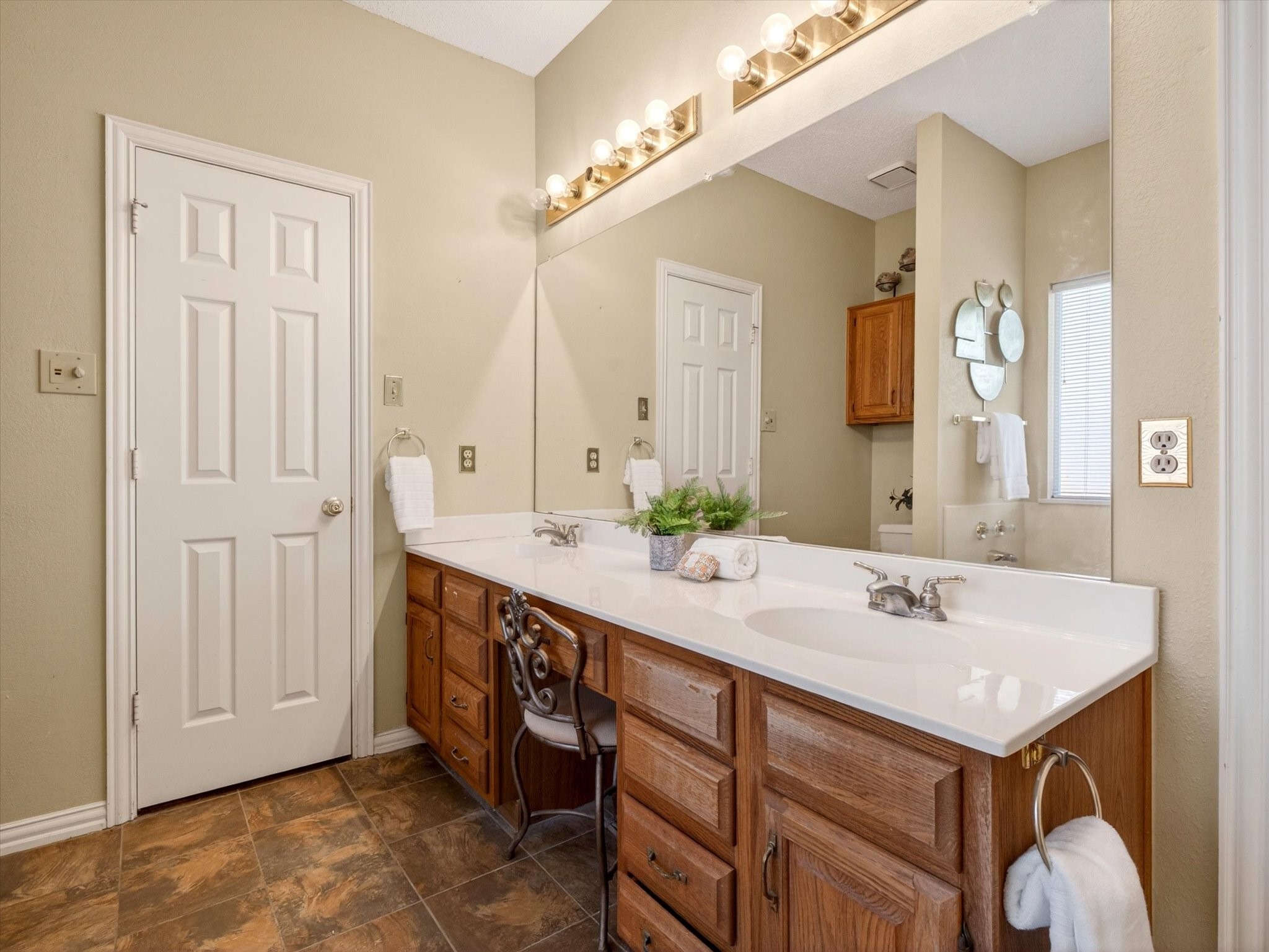 4345 Timberglen Road Dallas TX 75287