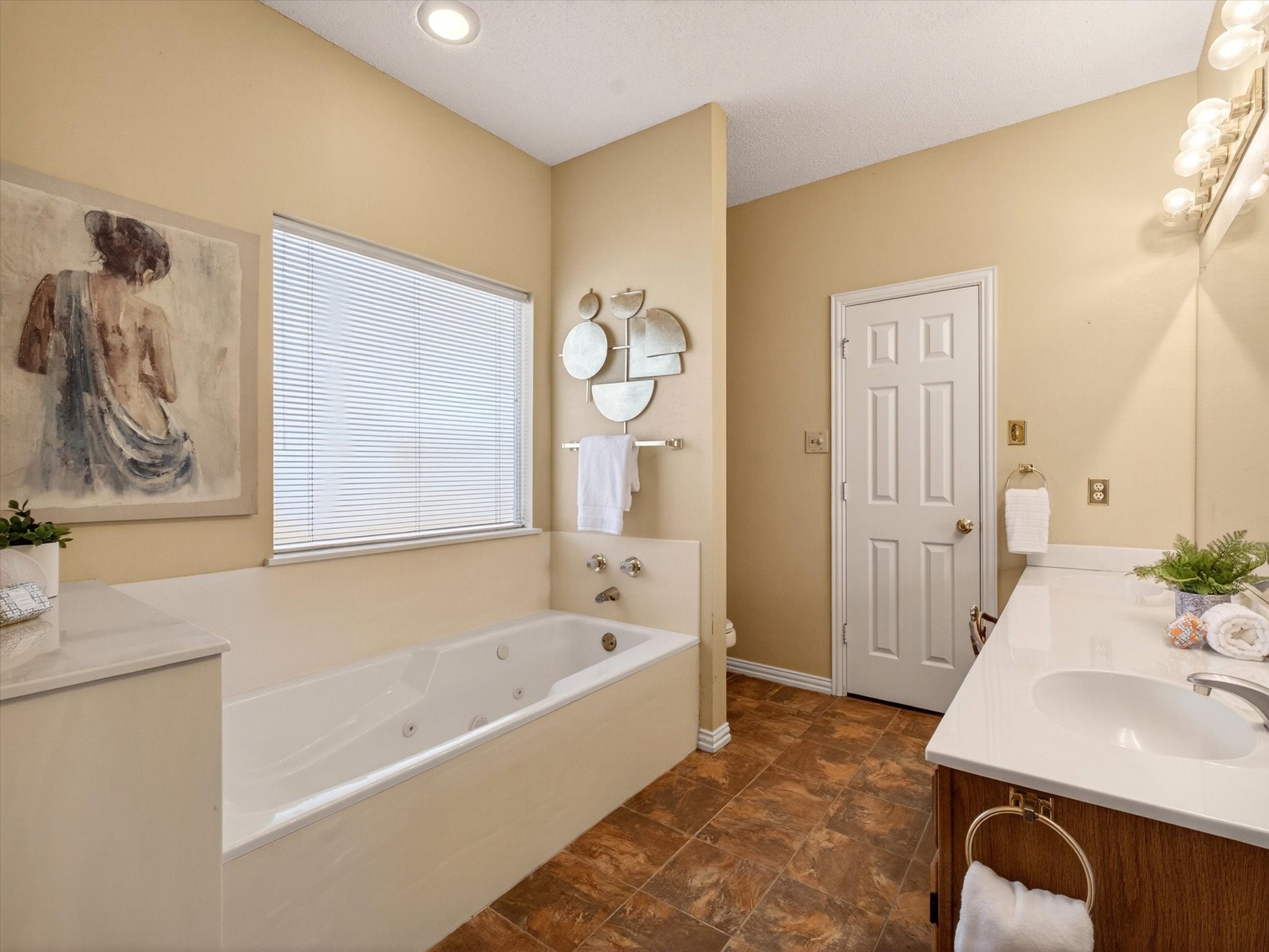 4345 Timberglen Road Dallas TX 75287